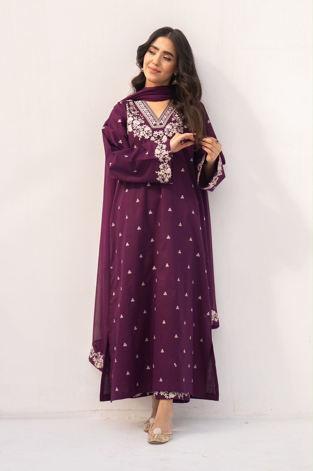 Batik Premium Embroidered Lawn 3 Piece Suit – Heavy Embroidered Front, Chiffon Dupatta & Trouser Patch