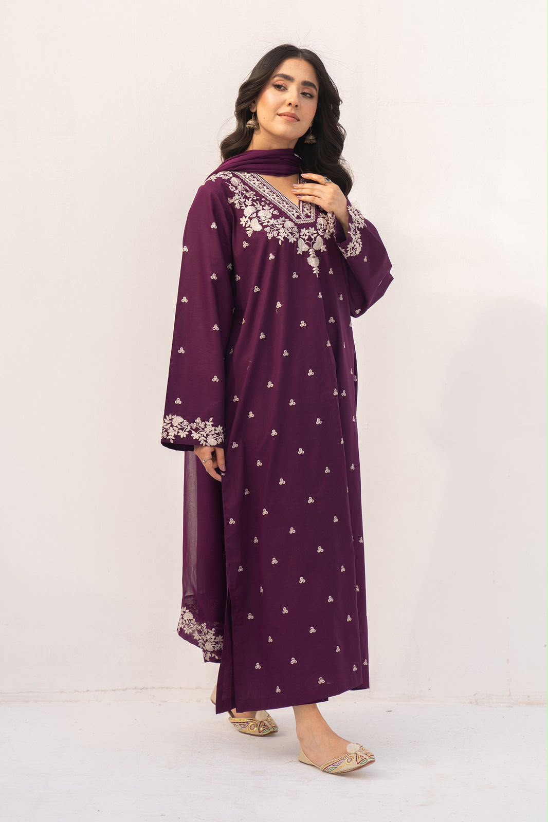 Batik Premium Embroidered Lawn 3 Piece Suit – Heavy Embroidered Front, Chiffon Dupatta & Trouser Patch